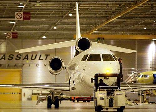 The first Falcon 7X test aircraft in ground run trial, February 2005 at Bordeaux Merignac.