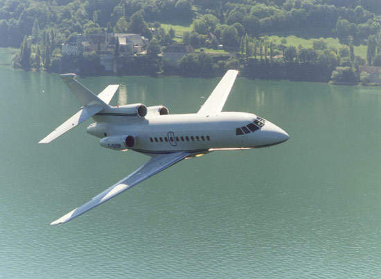 The long-range 900EX version has higher powered and more efficient engines compared to the 900. The capacity of the central fuel tank has been increased and a new rear tank added.